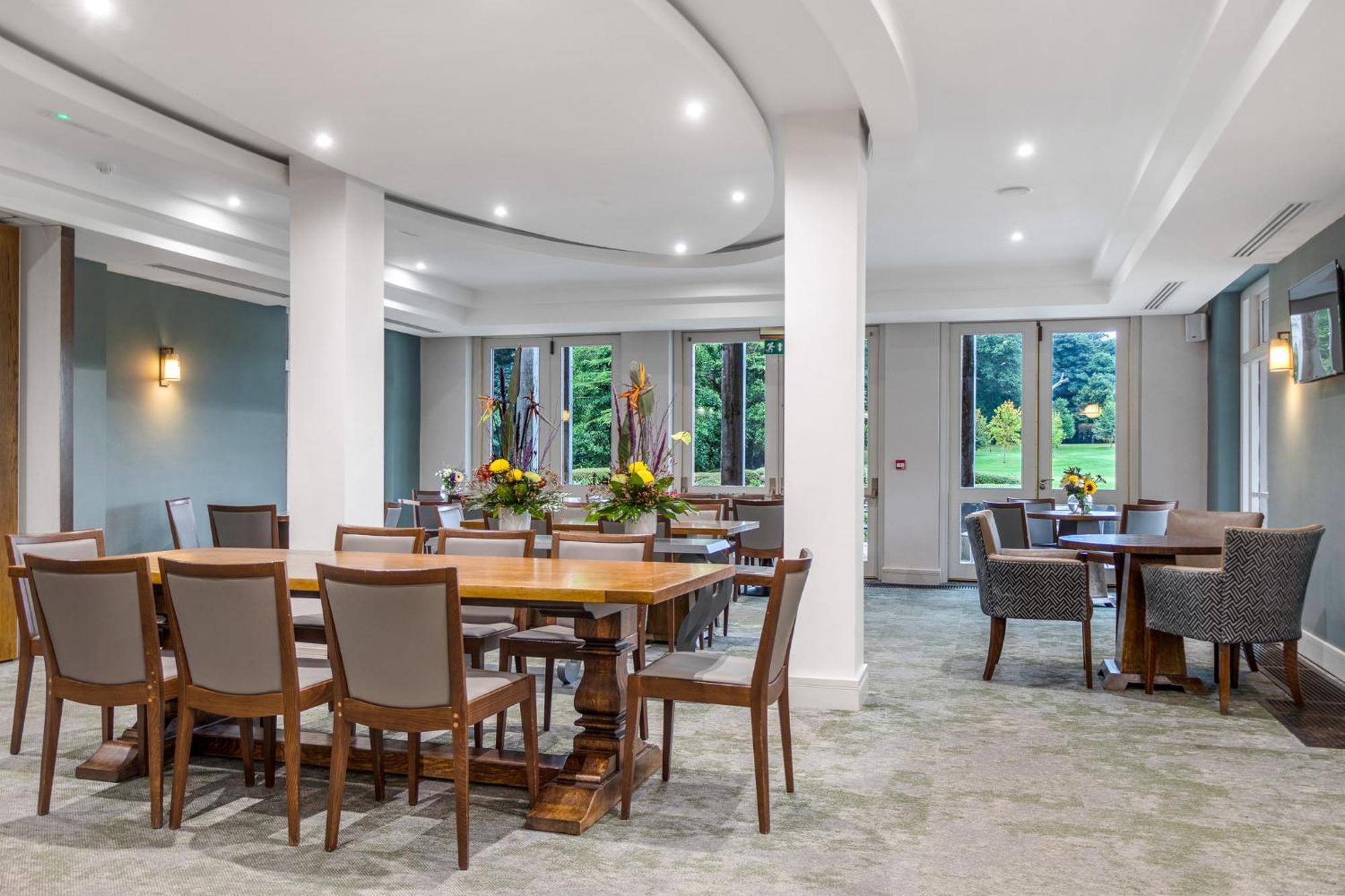 福塔岛Spa酒店 Fota 外观 照片 The dining room at the new St. Andrew's College