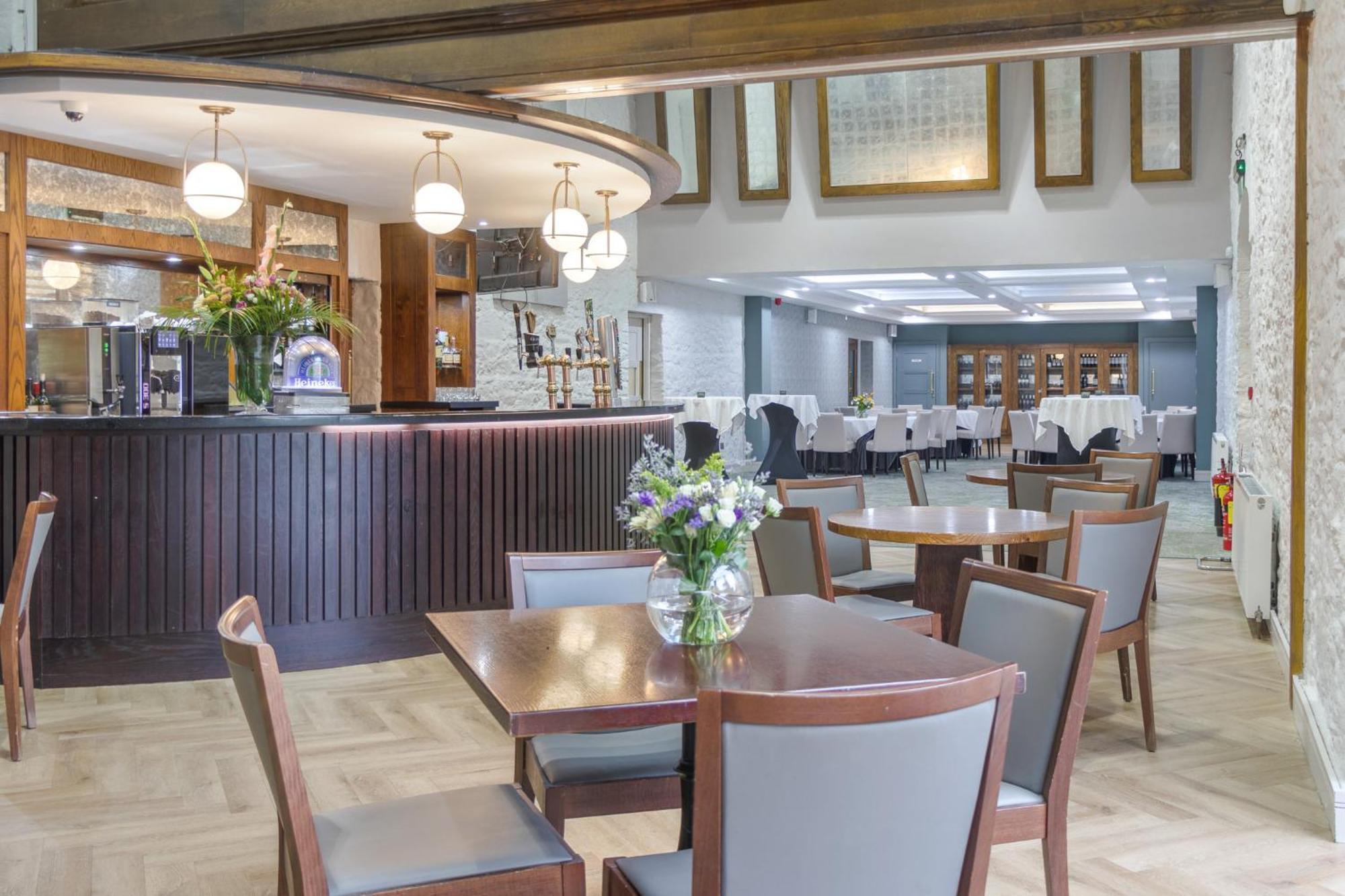 福塔岛Spa酒店 Fota 外观 照片 The restaurant at the National Motor Museum