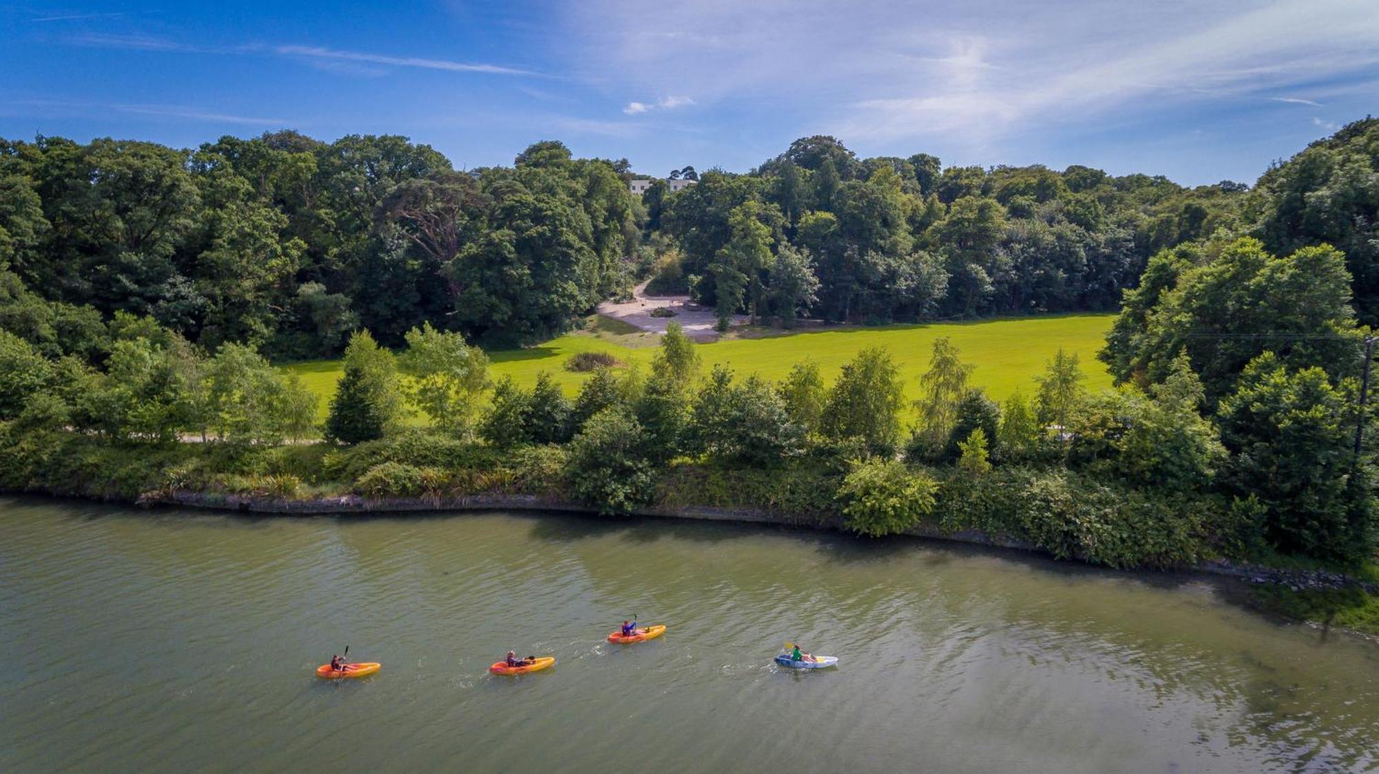 福塔岛Spa酒店 Fota 外观 照片 Aerial view of the lake