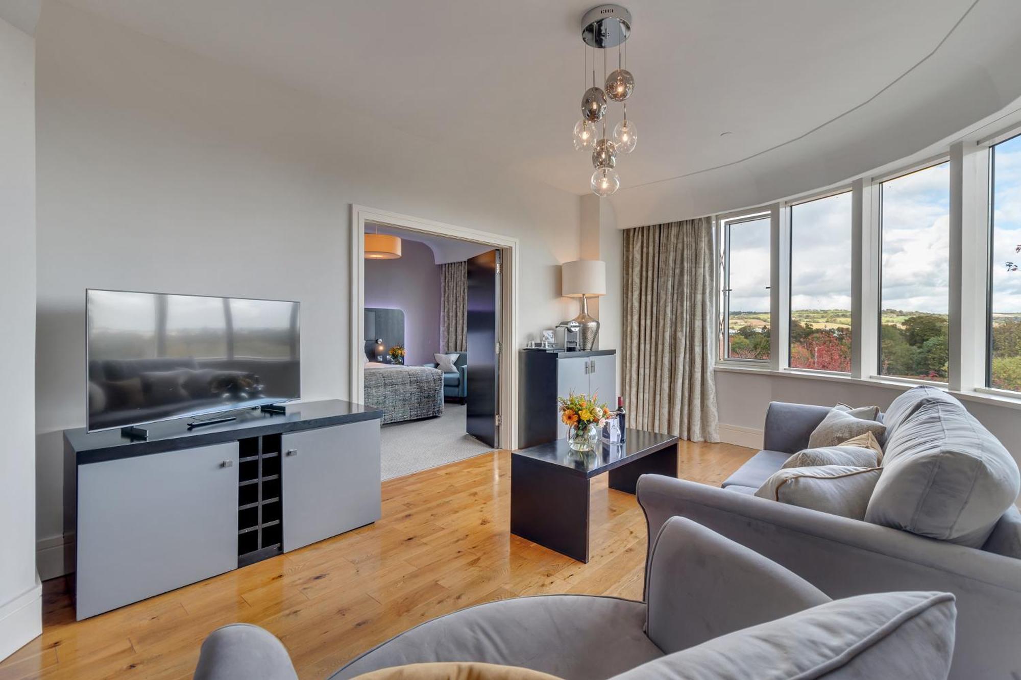 福塔岛Spa酒店 Fota 外观 照片 A living room in a serviced apartment in London