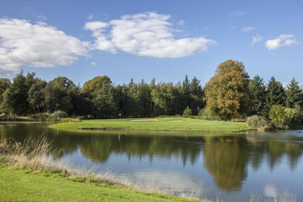 福塔岛Spa酒店 Fota 外观 照片 The lake at the centre of the park